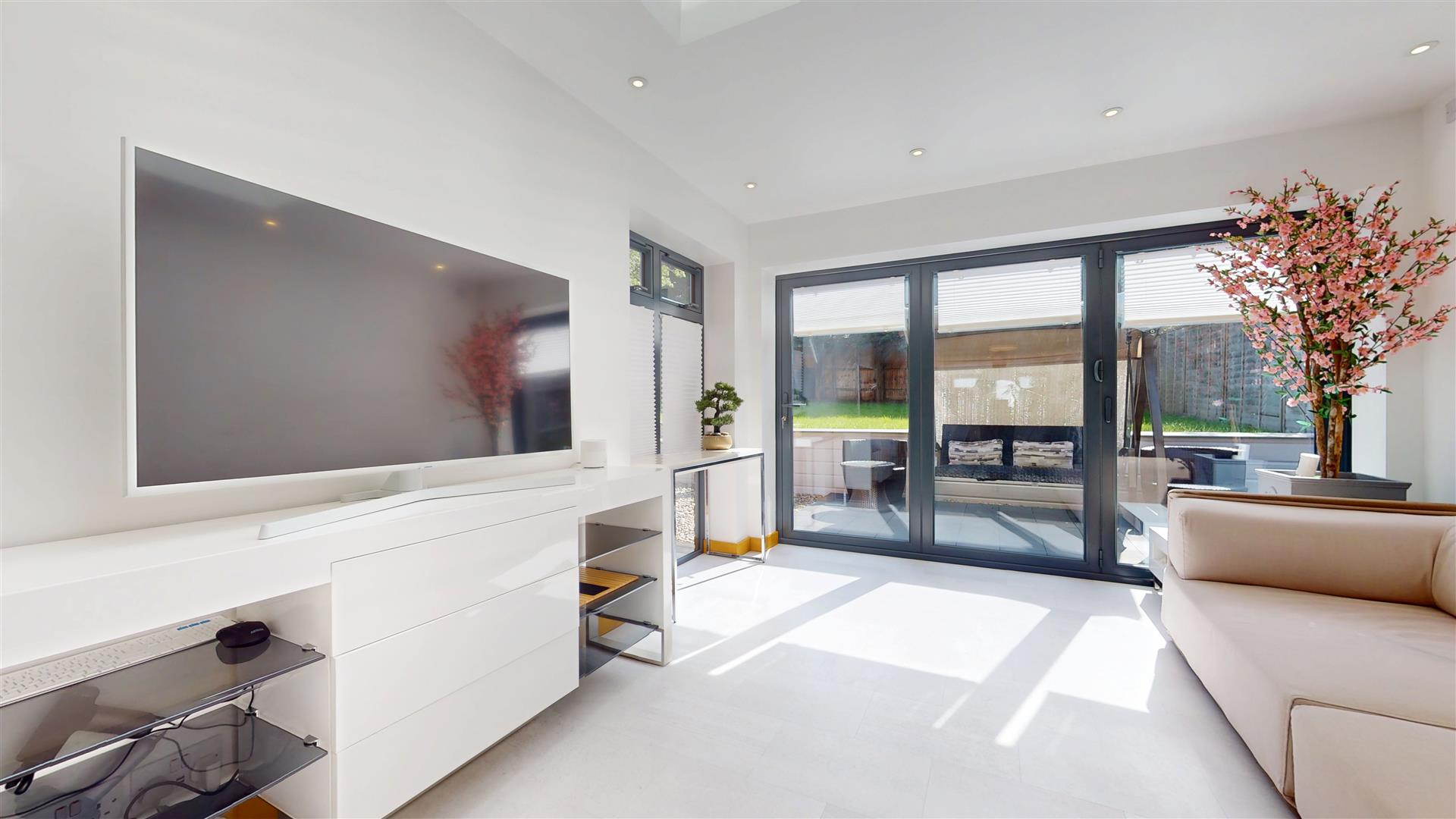 4 bed property in Colesbourne Drive, Milton Keynes